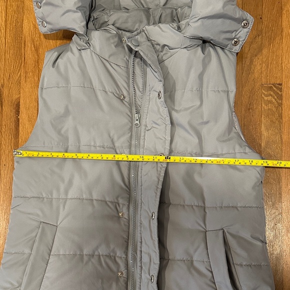 Amazon | Women’s Gray Long Hooded Puffer Vest - Picture 7 of 13